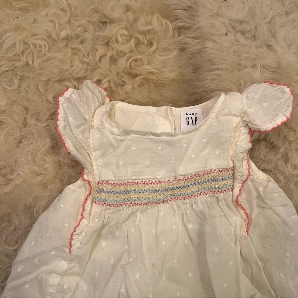 Gap Bundle - Picture 6 of 10